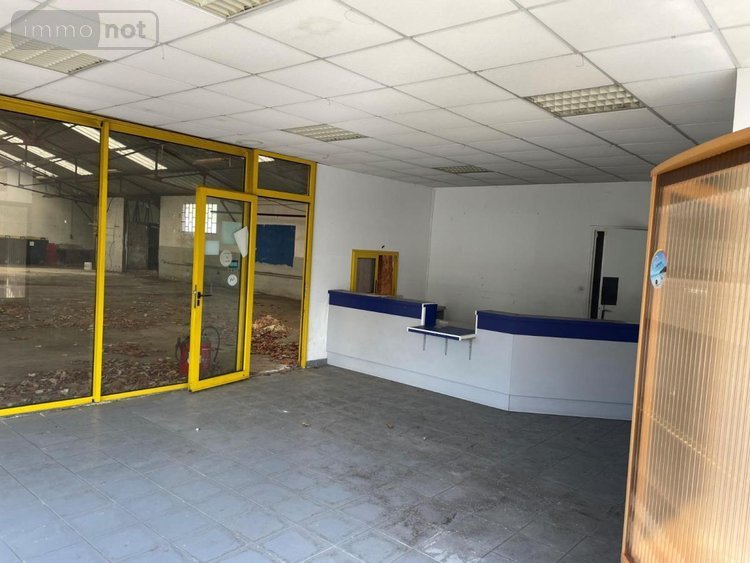 Garage et parking a vendre Port-Louis 56290 Morbihan 367 m2  317200 euros