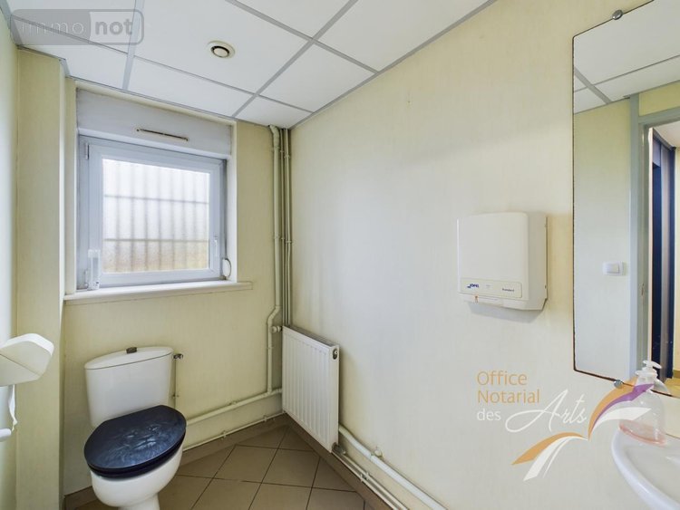 Fonds et murs commerciaux a vendre Maubeuge 59600 Nord 98 m2  363700 euros