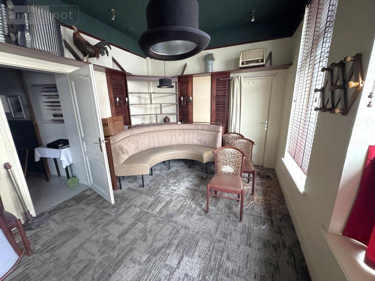 Location fonds et murs commerciaux Cambrai 59400 Nord 178 m2  2271 euros