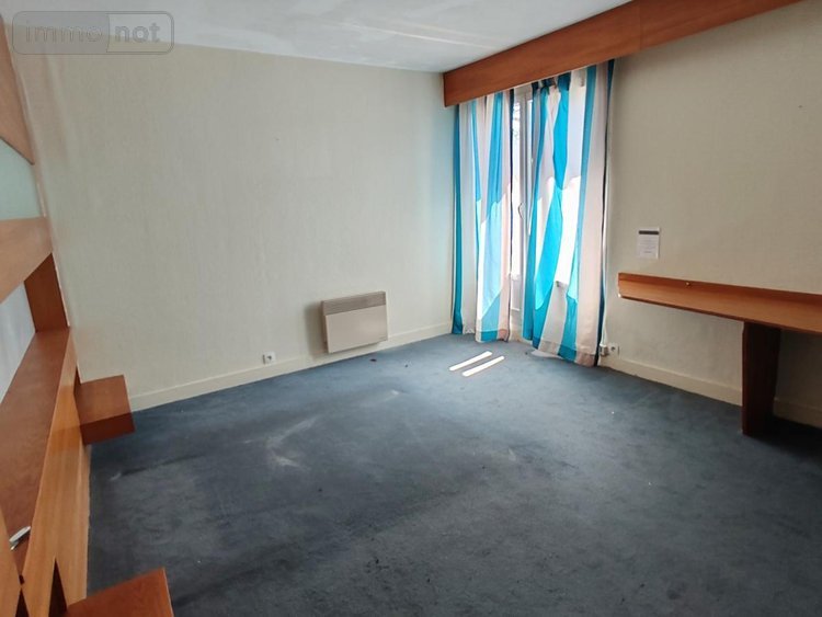 Immeuble a vendre Plounéour-Ménez 29410 Finistère 150 m2  63240 euros