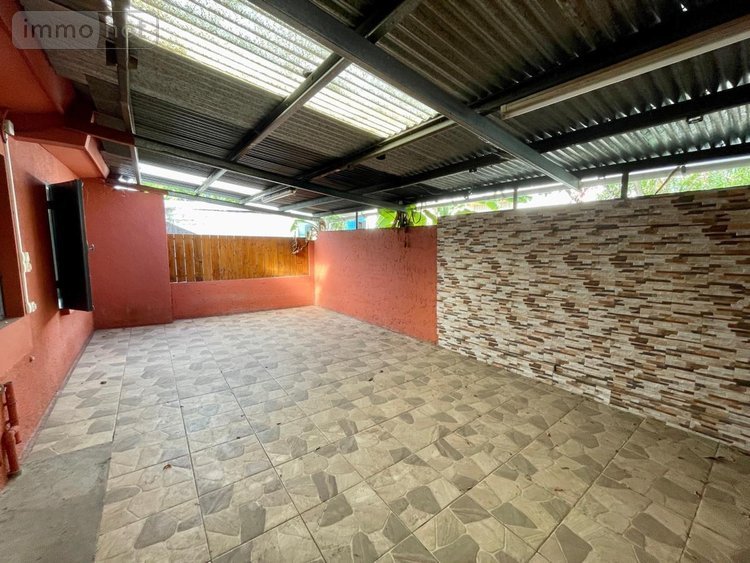 Immeuble a vendre Saint-Paul 97460 Réunion 245 m2  548625 euros