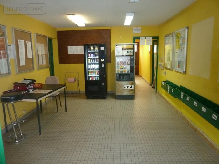Location fonds et murs commerciaux Féchain 59247 Nord 1900 m2  4000 euros