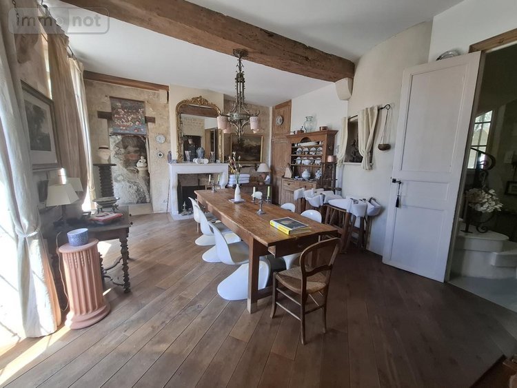 Maison a vendre Saintes 17100 Charente-Maritime 350 m2 13 pièces 988000 euros