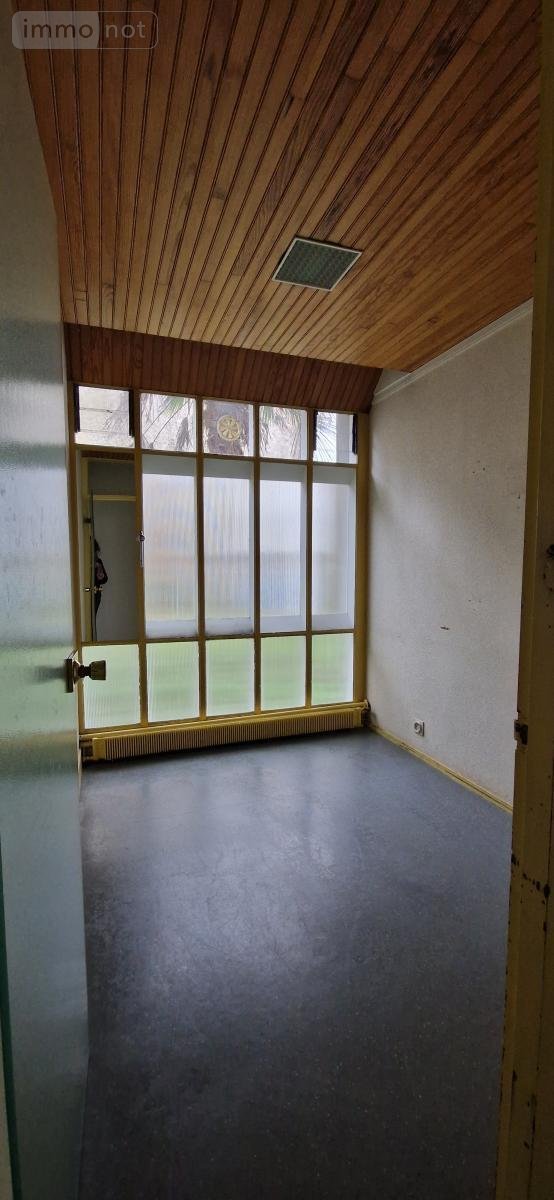 Fonds et murs commerciaux a vendre Pontivy 56300 Morbihan 107 m2  122652 euros