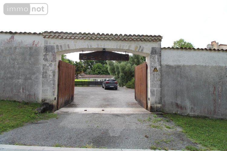 Maison a vendre Saintes 17100 Charente-Maritime 405 m2 11 pièces 500000 euros