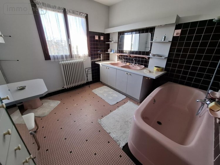 Maison a vendre Saintes 17100 Charente-Maritime 169 m2 6 pièces 280000 euros