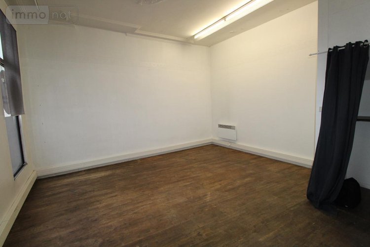 Immeuble a vendre Saintes 17100 Charente-Maritime 85 m2  236070 euros