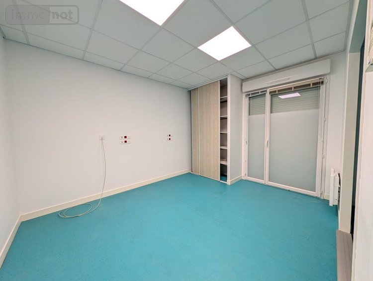 Fonds et murs commerciaux a vendre Morlaix 29600 Finistère 188 m2  294280 euros