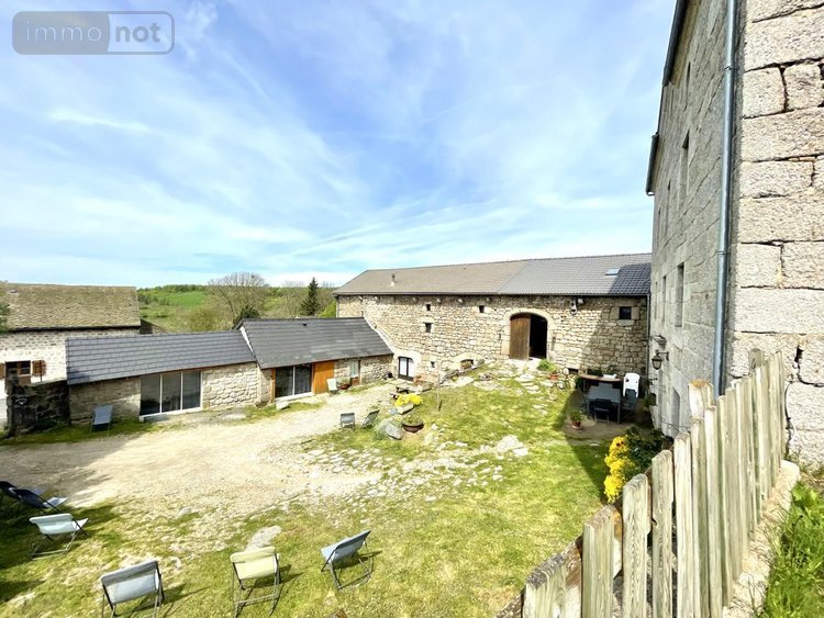 Fonds et murs commerciaux a vendre Lajo 48120 Lozère 342 m2  850000 euros