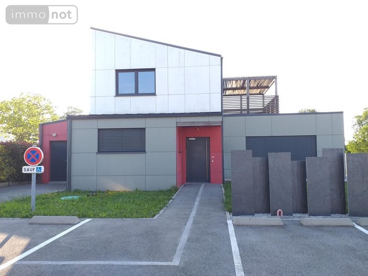 Fonds et murs commerciaux a vendre Questembert 56230 Morbihan 122 m2  372172 euros
