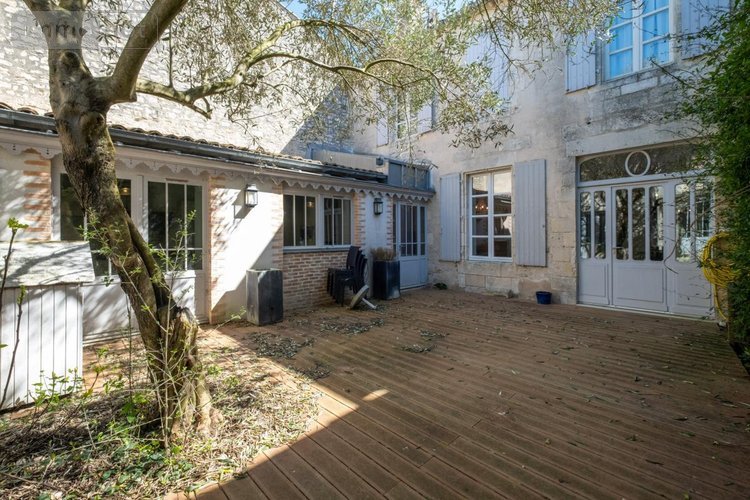 Maison a vendre La Flotte 17630 Charente-Maritime 420 m2 10 pièces 2794000 euros