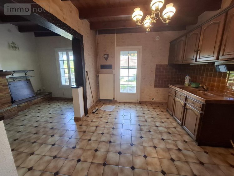Maison a vendre Saintes 17100 Charente-Maritime 119 m2 4 pièces 215086 euros