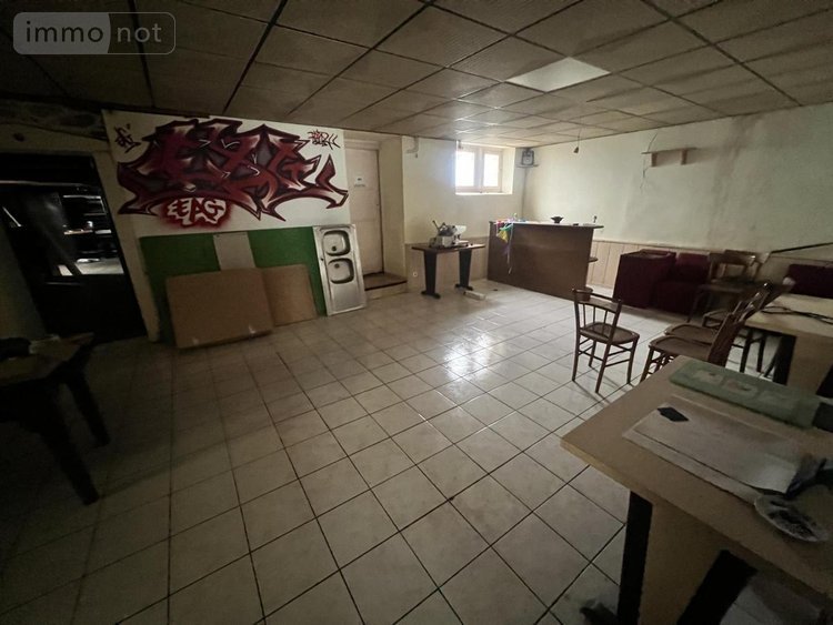 Immeuble a vendre Yffiniac 22120 Côtes-d'Armor 280 m2  143100 euros