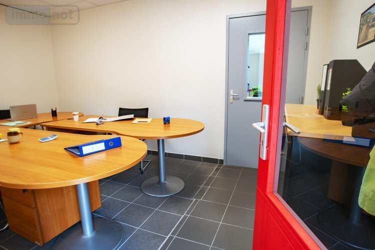 Fonds et murs commerciaux a vendre Auxerre 89000 Yonne 865 m2  549997 euros