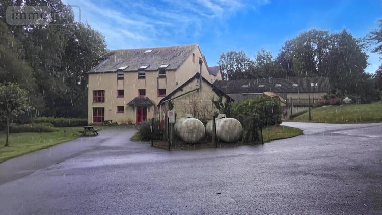 Immeuble a vendre Hémonstoir 22600 Côtes-d'Armor 800 m2  410800 euros