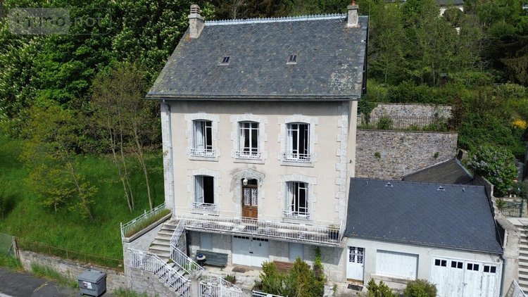 Maison a vendre Peyre en Aubrac 48130 Lozère 205 m2  180000 euros