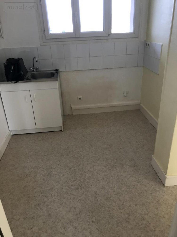 Location appartement Pont-de-l'Arche 27340 Eure 70 m2 3 pièces 800 euros