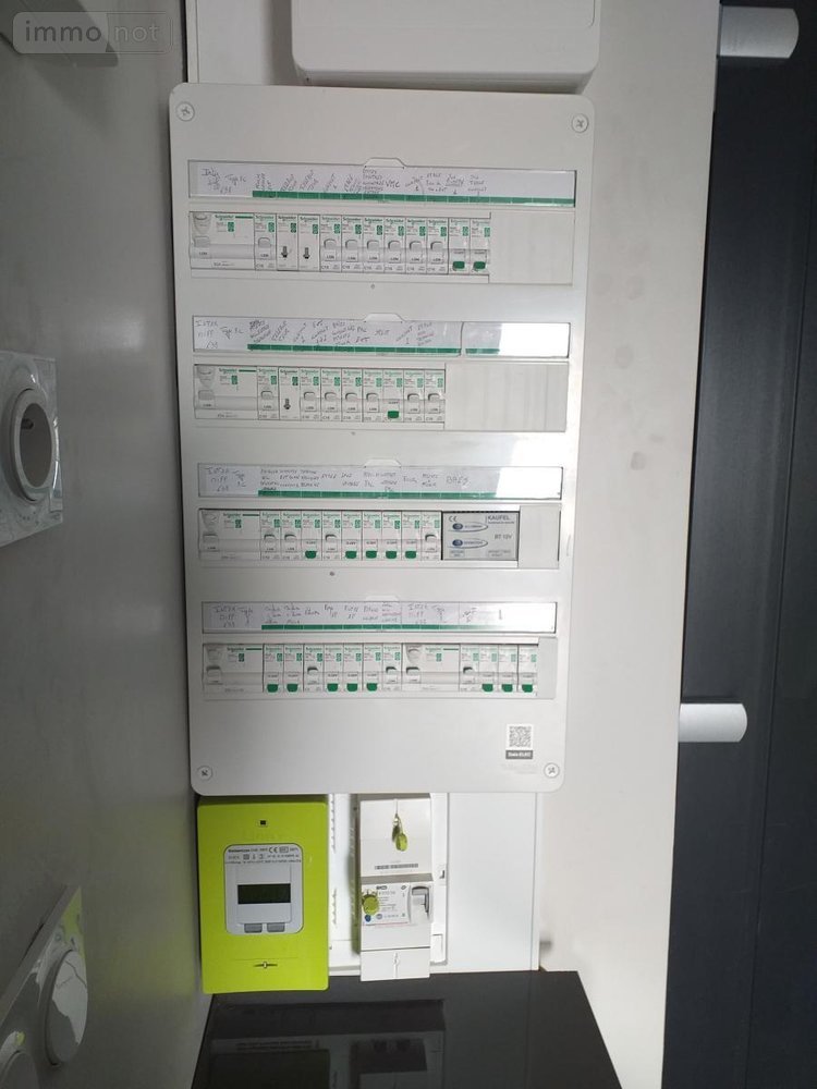 Fonds et murs commerciaux a vendre Questembert 56230 Morbihan 122 m2  372172 euros