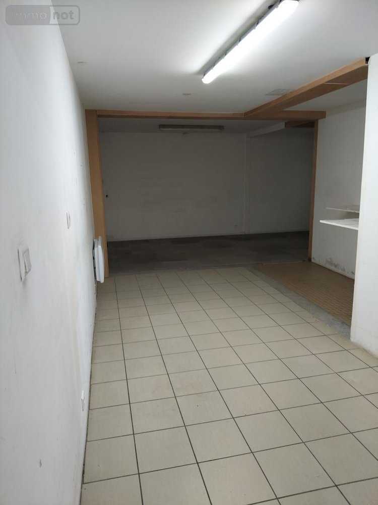 Fonds et murs commerciaux a vendre Montbizot 72380 Sarthe 338 m2  187920 euros