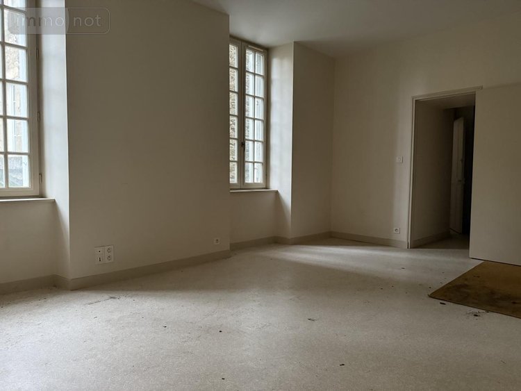 Immeuble a vendre Guingamp 22200 Côtes-d'Armor 700 m2  549920 euros