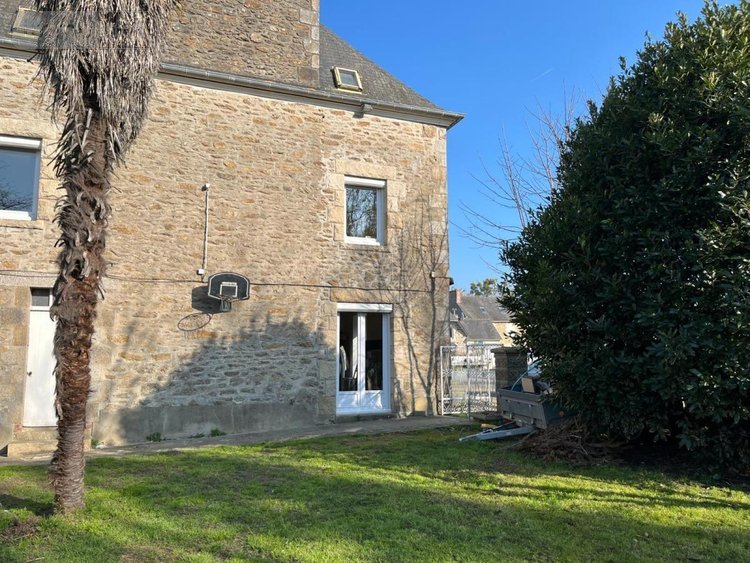 Maison a vendre Créhen 22130 Côtes-d'Armor 212 m2 9 pièces 372900 euros