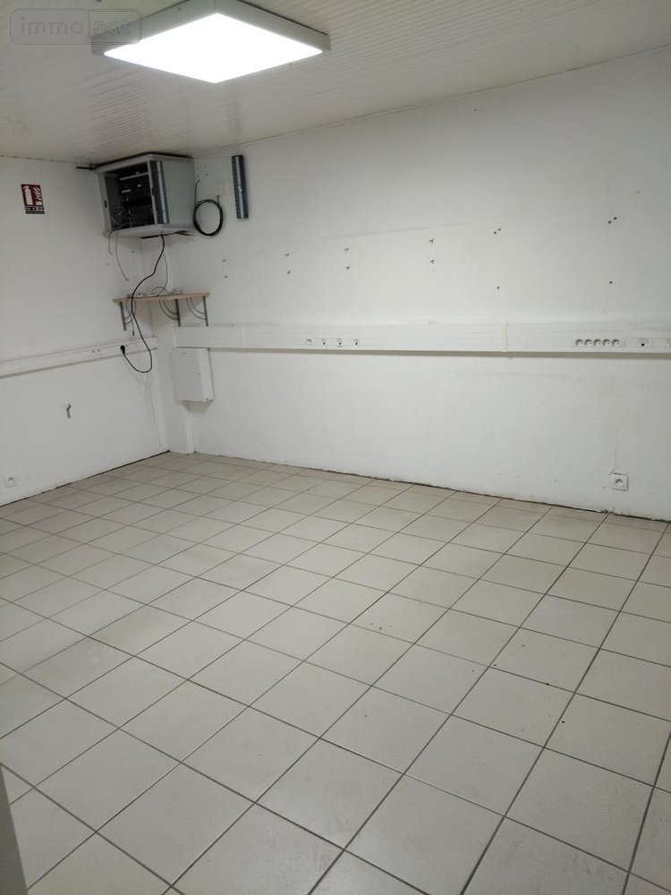 Fonds et murs commerciaux a vendre Montbizot 72380 Sarthe 338 m2  203460 euros