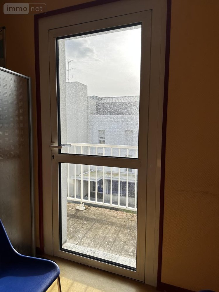 Fonds et murs commerciaux a vendre Séné 56860 Morbihan 104 m2  229000 euros