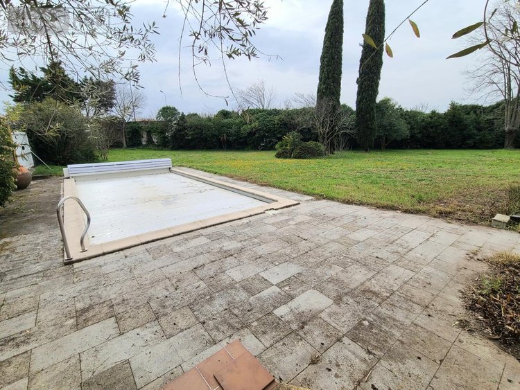 Maison a vendre Pierrelatte 26700 Drôme 252 m2 10 pièces 376200 euros