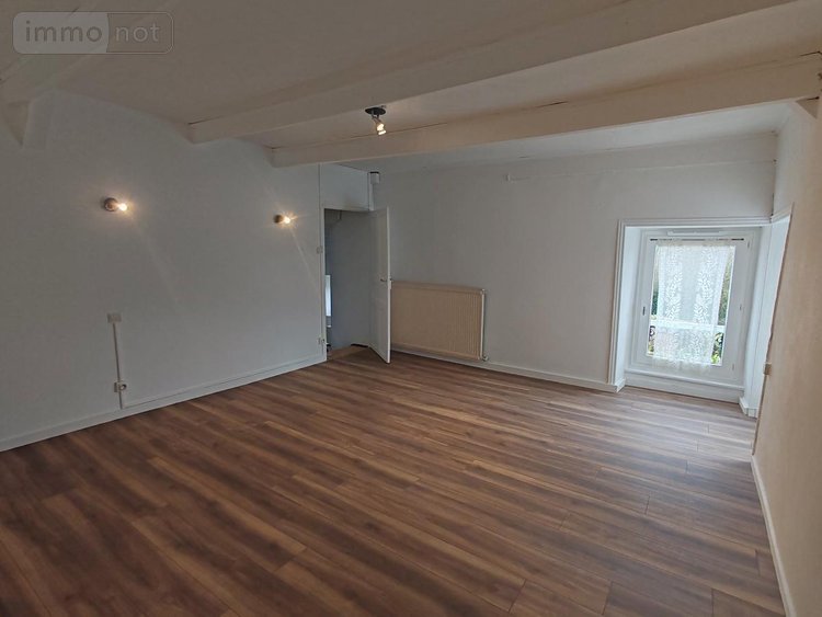 Location maison Plougonven 29640 Finistère 69 m2  700 euros