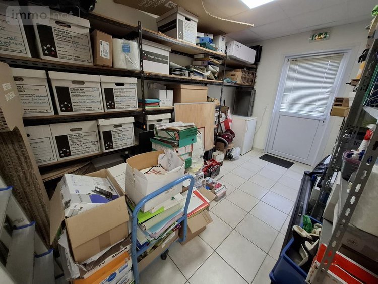Fonds et murs commerciaux a vendre Saintes 17100 Charente-Maritime 249 m2  355000 euros