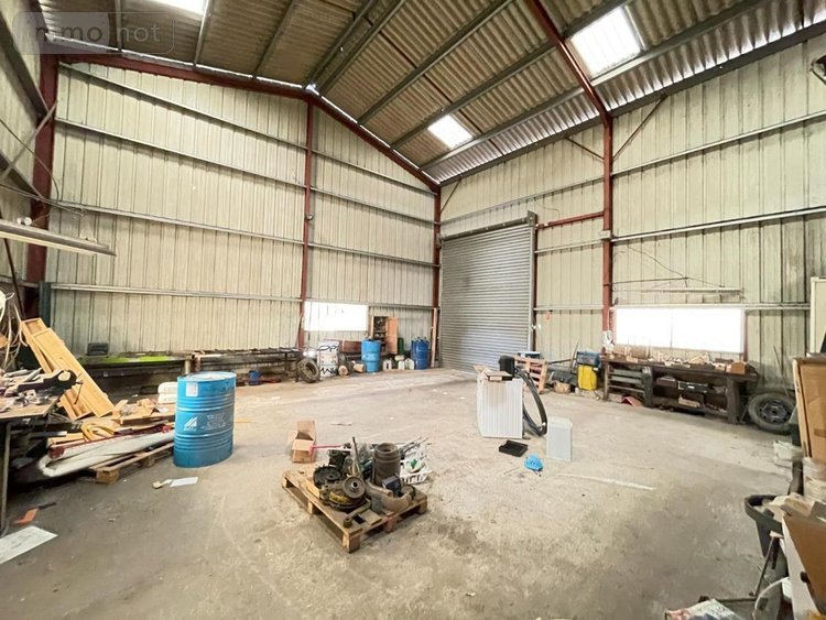 Fonds et murs commerciaux a vendre Saint-Jean-de-Liversay 17170 Charente-Maritime 4000 m2  3090000 euros