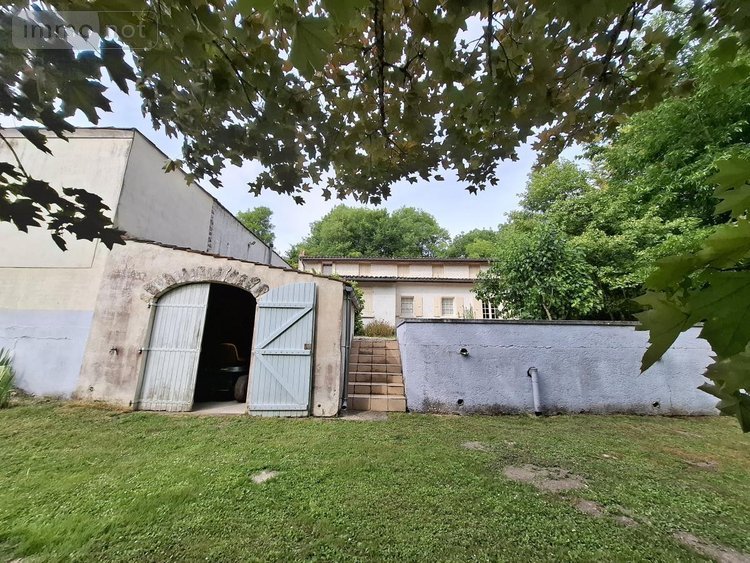 Maison a vendre Saintes 17100 Charente-Maritime 405 m2 11 pièces 500000 euros