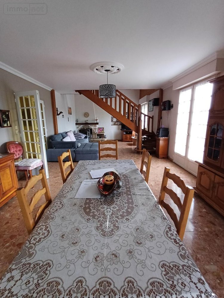 Maison a vendre Loudéac 22600 Côtes-d'Armor 216 m2 8 pièces 244400 euros