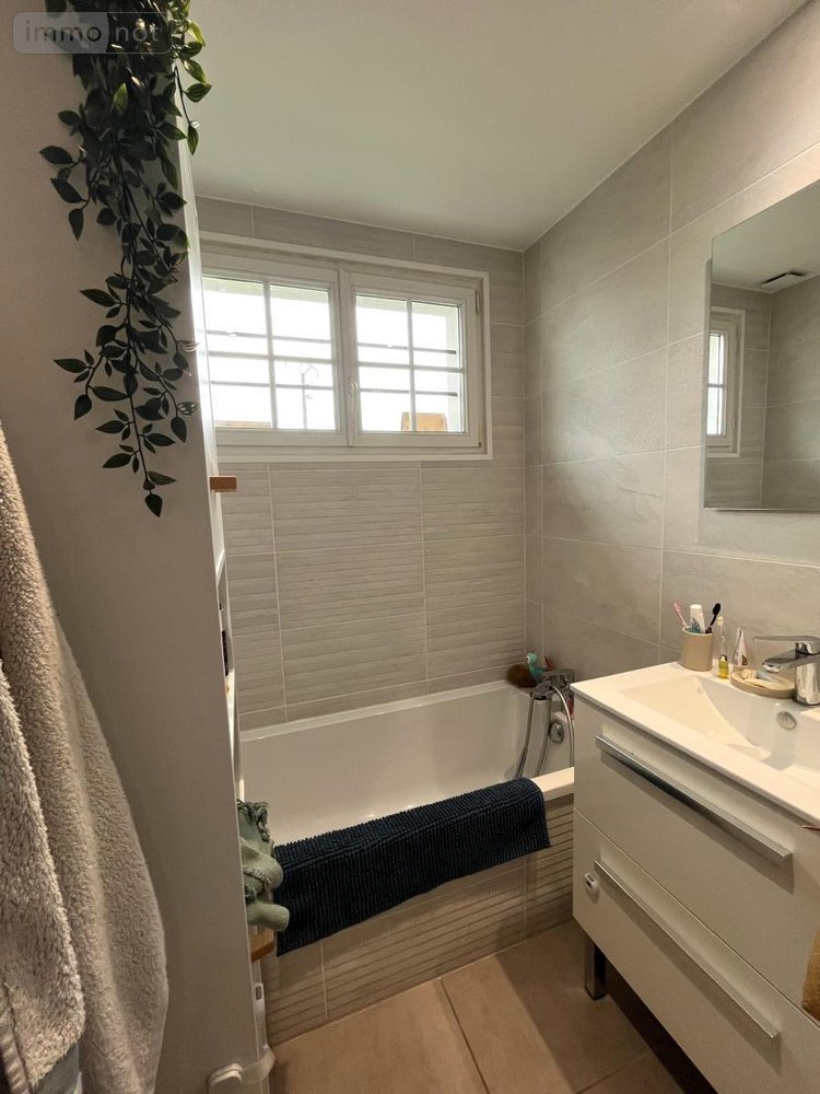 Location maison Montbré 51500 Marne 96 m2 5 pièces 1100 euros