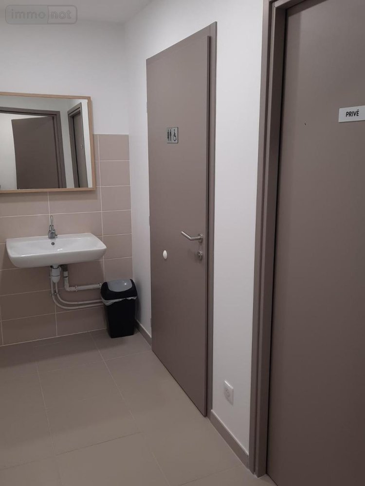 Location fonds et murs commerciaux Dole 39100 Jura 19 m2  920 euros