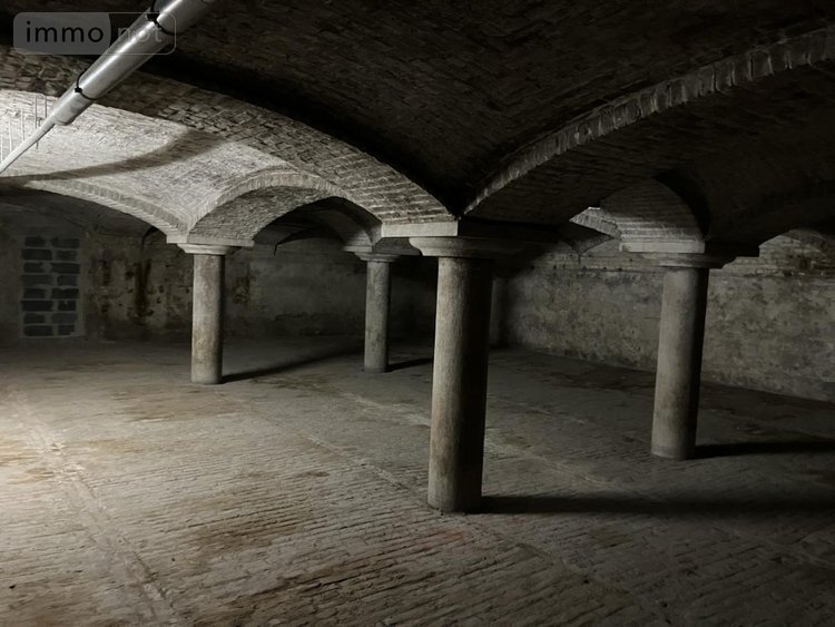 Location fonds et murs commerciaux Lille 59000 Nord 600 m2  3000 euros