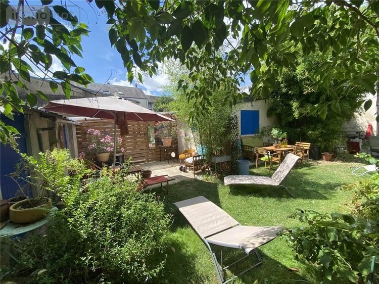 Immeuble a vendre Tours 37000 Indre-et-Loire 244 m2  621000 euros