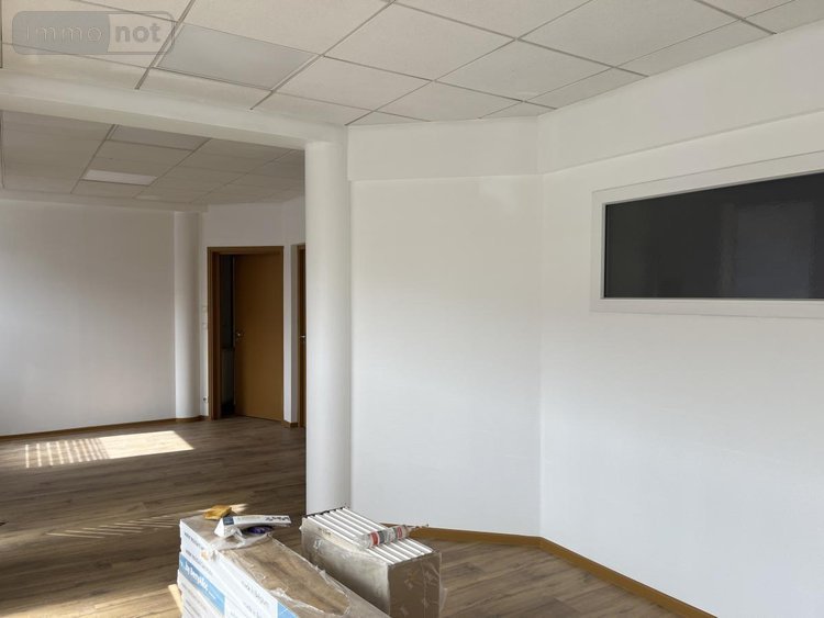 Location fonds et murs commerciaux Dole 39100 Jura 115 m2  1500 euros