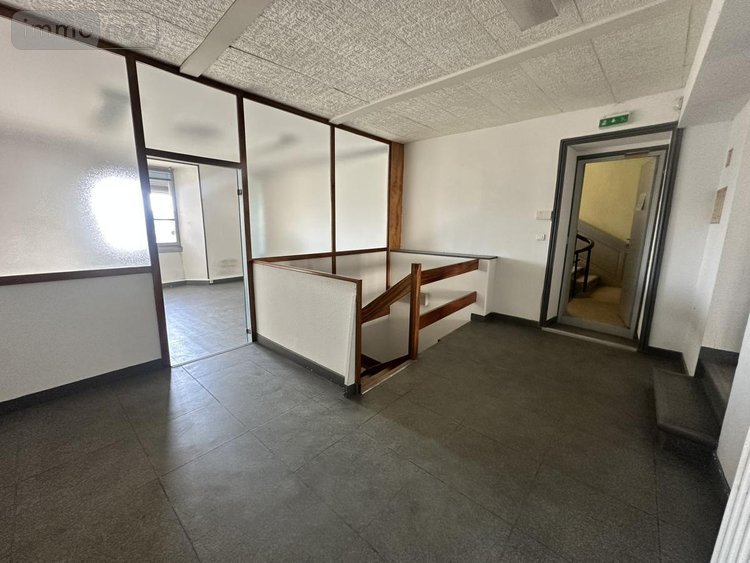 Immeuble a vendre Saint-Flour 15100 Cantal 443 m2  68900 euros