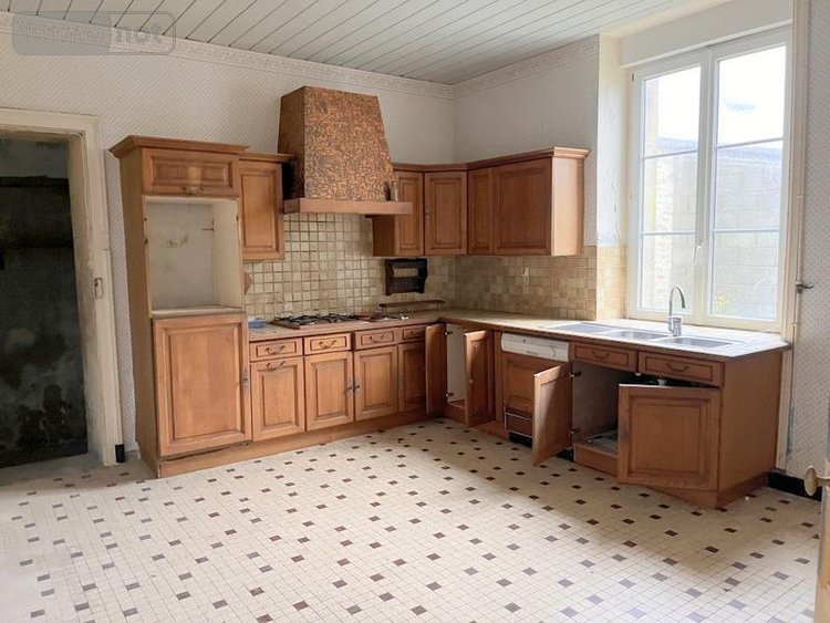 Maison a vendre Guilvinec 29730 Finistère 270 m2  208500 euros