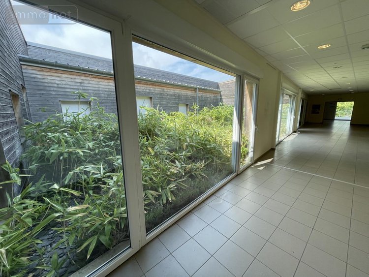 Fonds et murs commerciaux a vendre Cormontreuil 51350 Marne 1053 m2  2070000 euros