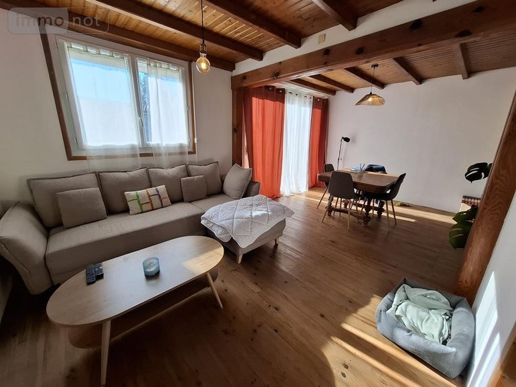 Maison a vendre Saintes 17100 Charente-Maritime 75 m2 4 pièces 199348 euros