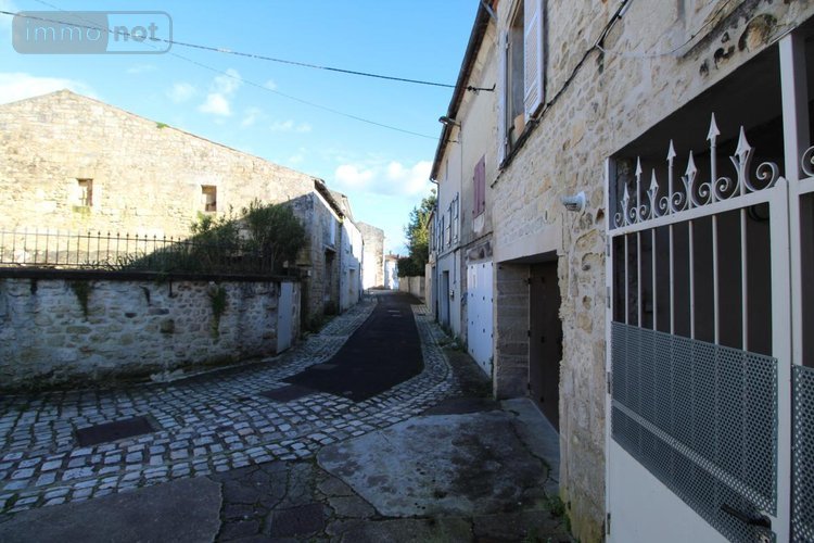 Maison a vendre Saintes 17100 Charente-Maritime 199 m2 5 pièces 262300 euros