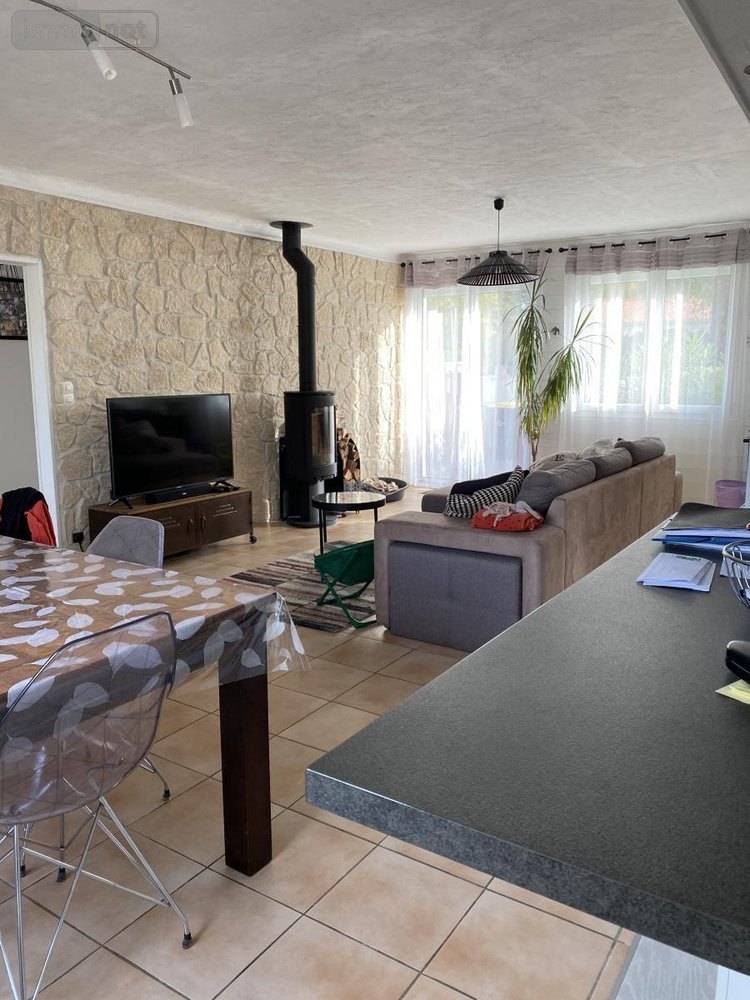 Maison a vendre Saint-Julien-des-Landes 85150 Vendée 184 m2 8 pièces 321300 euros