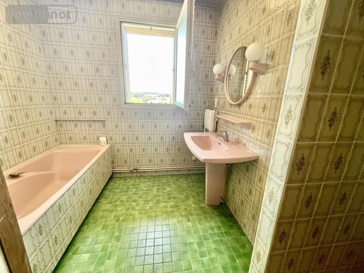 Appartement a vendre Saint-Chély-d'Apcher 48200 Lozère 93 m2  172000 euros