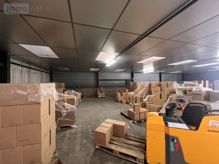 Location fonds et murs commerciaux Iwuy 59141 Nord 1300 m2  2700 euros
