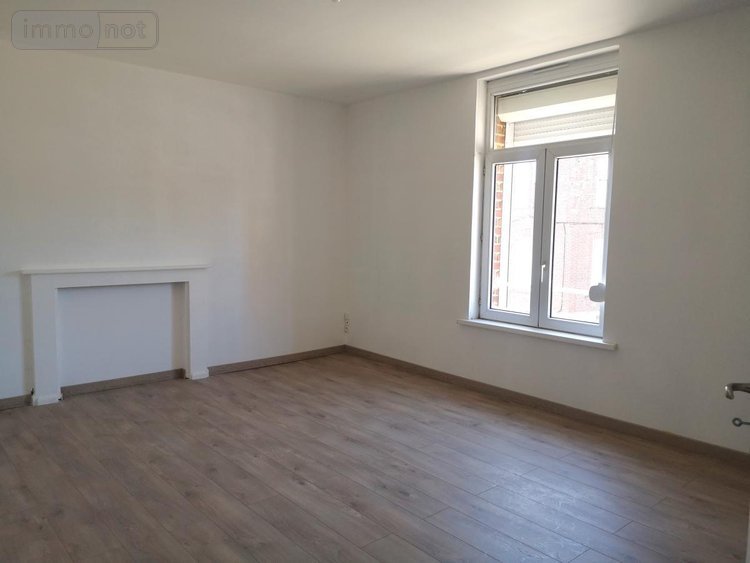 Location fonds et murs commerciaux Cambrai 59400 Nord 222 m2  1500 euros