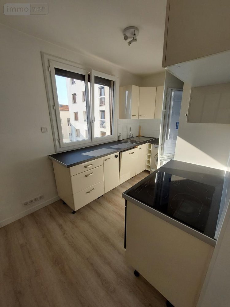 Location appartement Reims 51100 Marne 31 m2 1 pièce 620 euros
