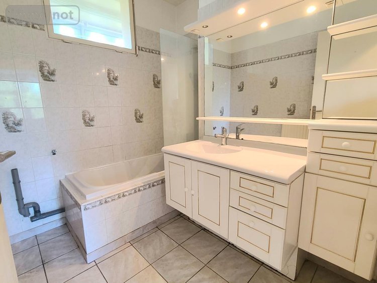 Appartement a vendre Pierrelatte 26700 Drôme 73 m2 4 pièces 120000 euros