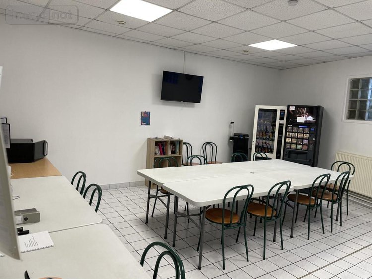 Fonds et murs commerciaux a vendre Caudry 59540 Nord 750 m2  366800 euros